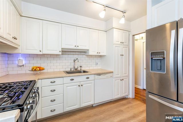 24 Hutton Avenue 35, West Orange, NJ 07052