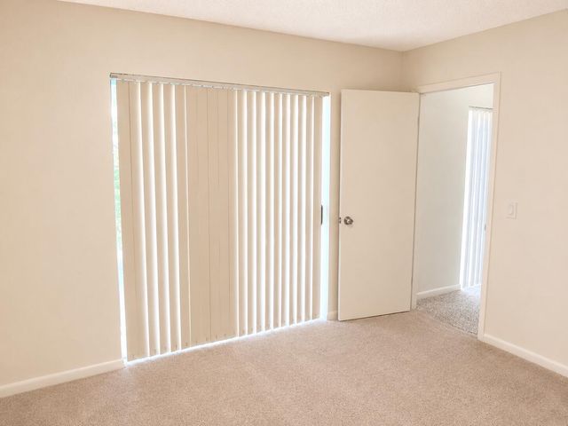 423 4th Terrace, Palm Beach Gardens, FL 33418