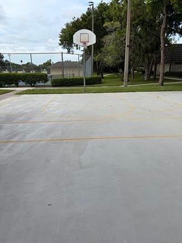 423 4th Terrace, Palm Beach Gardens, FL 33418