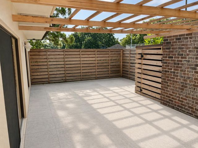 423 4th Terrace, Palm Beach Gardens, FL 33418