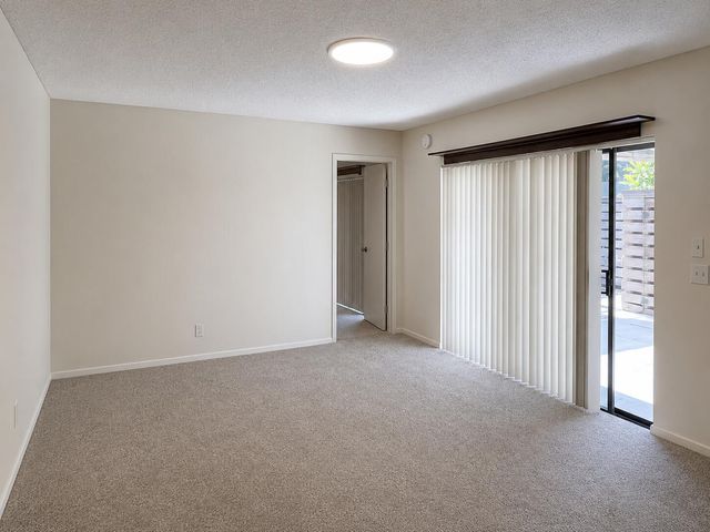 423 4th Terrace, Palm Beach Gardens, FL 33418