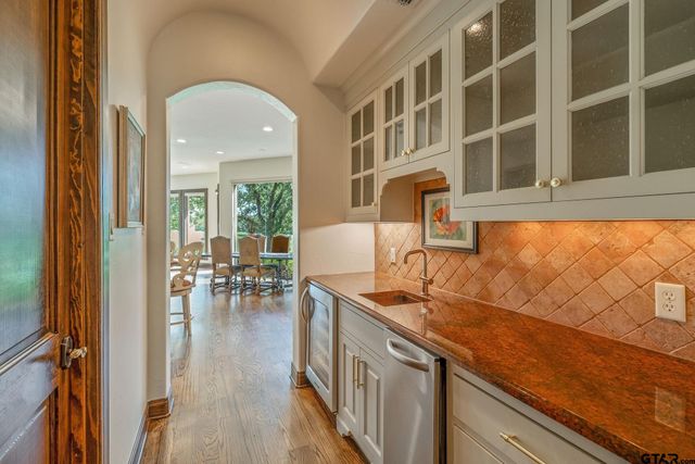 4406 Cascades Blvd, Tyler, TX 75709