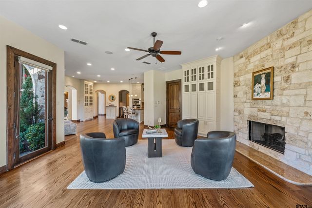 4406 Cascades Blvd, Tyler, TX 75709