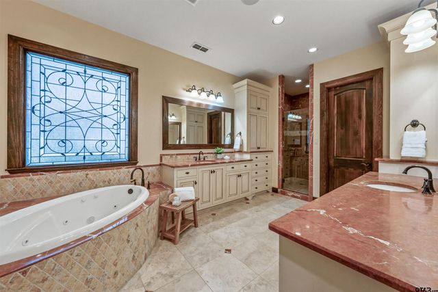 4406 Cascades Blvd, Tyler, TX 75709