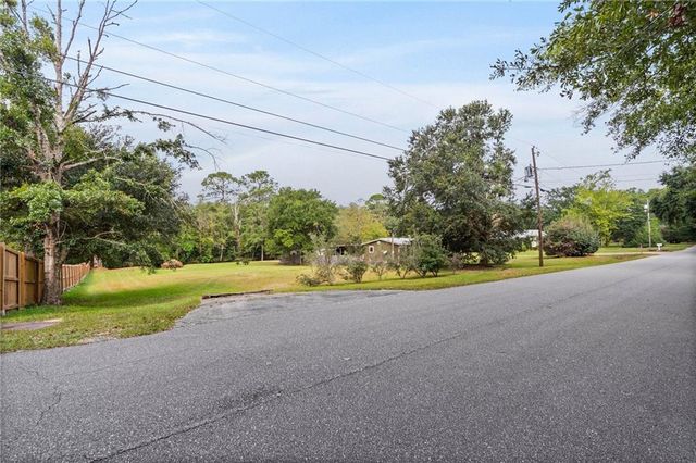 11030 Canal Drive, Theodore, AL 36582