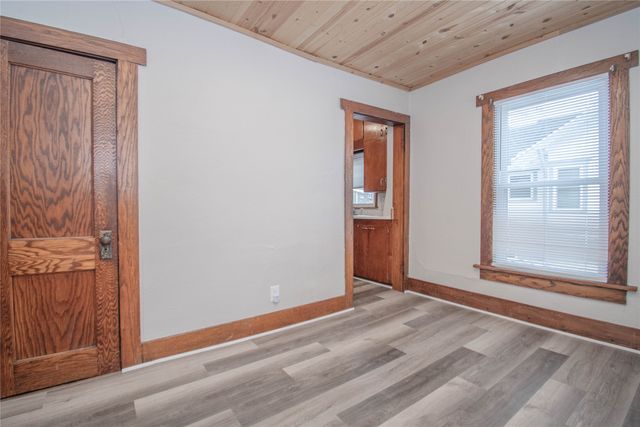 3218 2nd Avenue, Des Moines, IA 50313