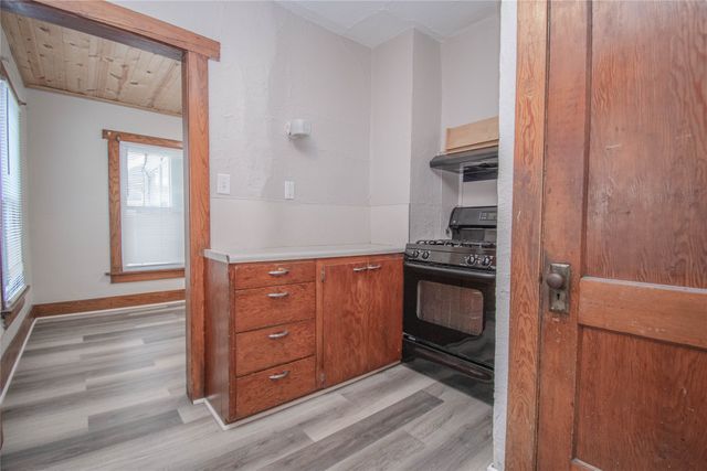 3218 2nd Avenue, Des Moines, IA 50313