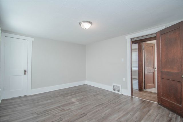 3218 2nd Avenue, Des Moines, IA 50313