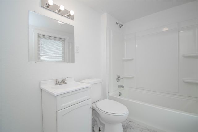 3218 2nd Avenue, Des Moines, IA 50313