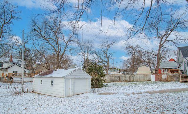 3218 2nd Avenue, Des Moines, IA 50313