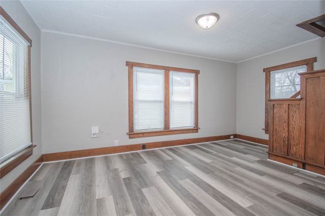 3218 2nd Avenue, Des Moines, IA 50313