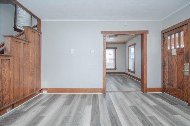 3218 2nd Avenue, Des Moines, IA 50313