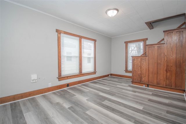 3218 2nd Avenue, Des Moines, IA 50313