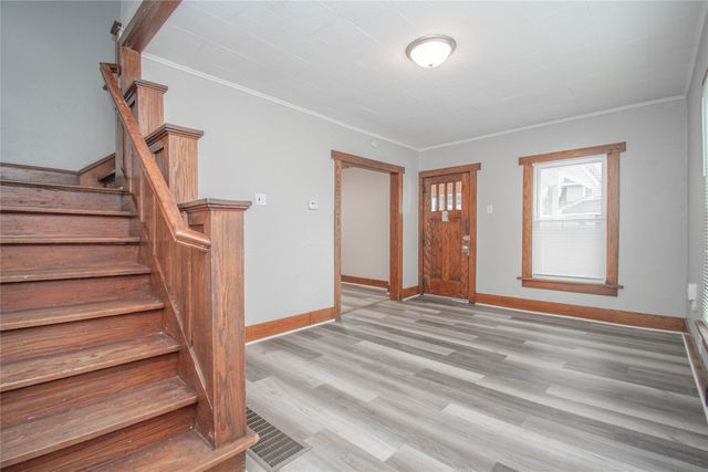 3218 2nd Avenue, Des Moines, IA 50313