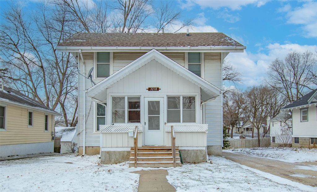 3218 2nd Avenue, Des Moines, IA 50313