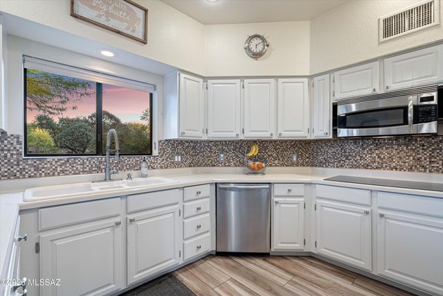 5700 N Via Amable, Tucson, AZ 85750