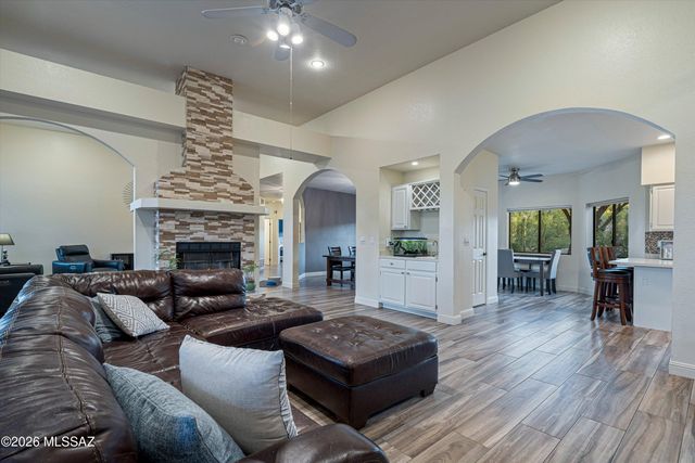 5700 N Via Amable, Tucson, AZ 85750