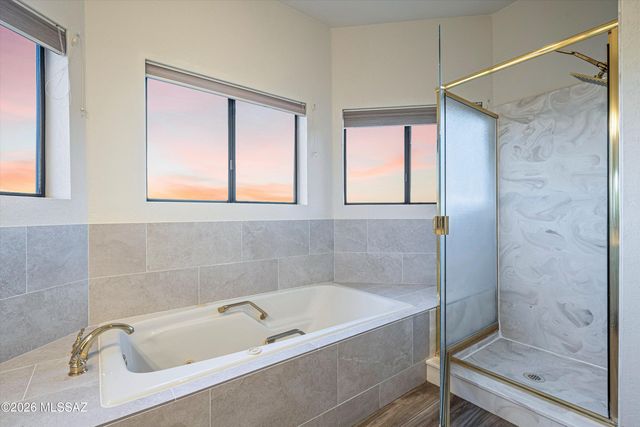 5700 N Via Amable, Tucson, AZ 85750