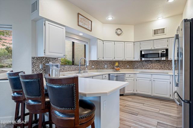 5700 N Via Amable, Tucson, AZ 85750