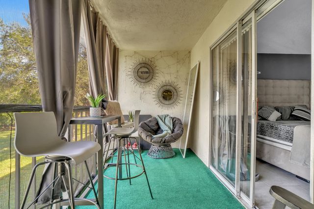 1423 Meadows Circle W, Boynton Beach, FL 33436