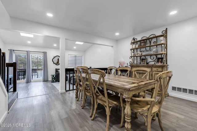 281 Longwood Drive 28-1, Manalapan, NJ 07726