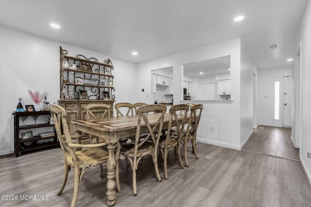 281 Longwood Drive 28-1, Manalapan, NJ 07726