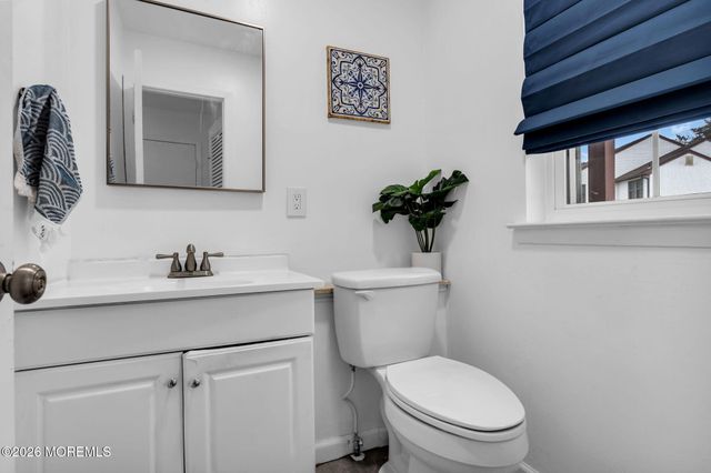 281 Longwood Drive 28-1, Manalapan, NJ 07726