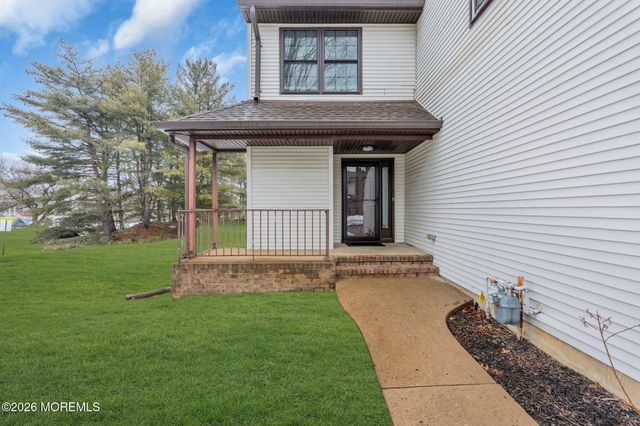 281 Longwood Drive 28-1, Manalapan, NJ 07726