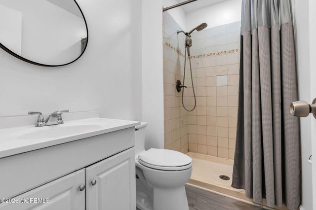 281 Longwood Drive 28-1, Manalapan, NJ 07726