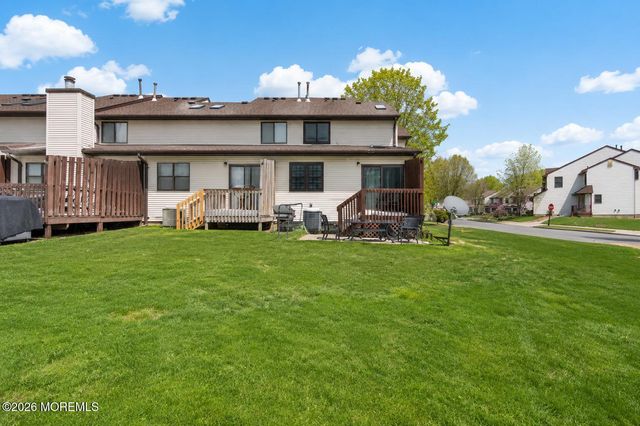 281 Longwood Drive 28-1, Manalapan, NJ 07726