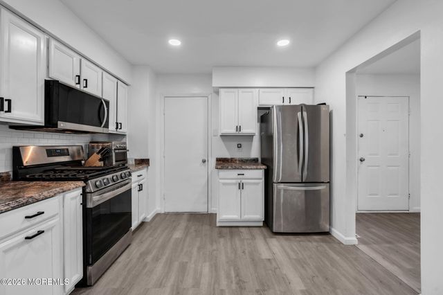 281 Longwood Drive 28-1, Manalapan, NJ 07726