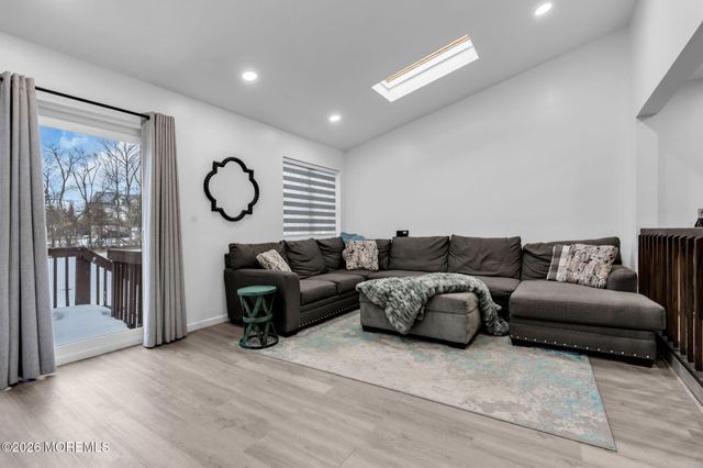 281 Longwood Drive 28-1, Manalapan, NJ 07726