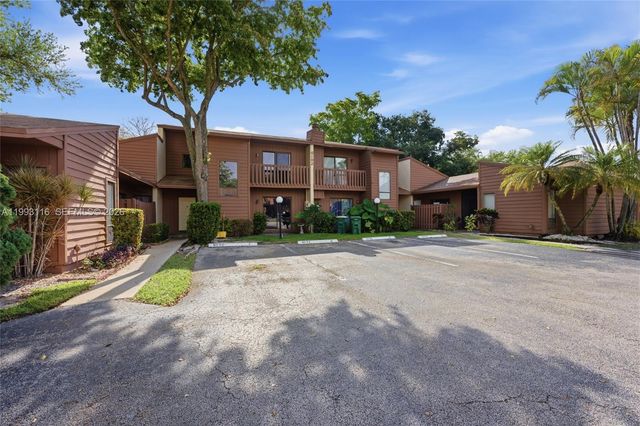6192 Laurel Ln B, Tamarac, FL 33319