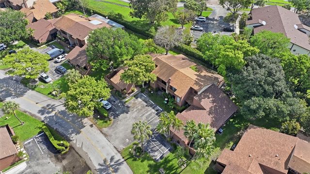 6192 Laurel Ln B, Tamarac, FL 33319