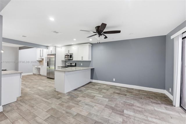 6192 Laurel Ln B, Tamarac, FL 33319