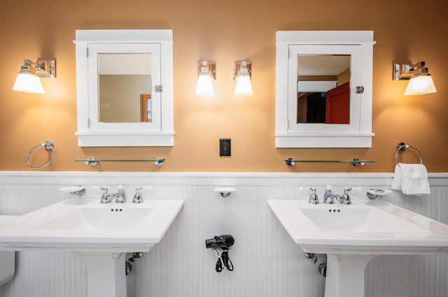 2035 N US-31 N, East Bay Twp, MI 49686