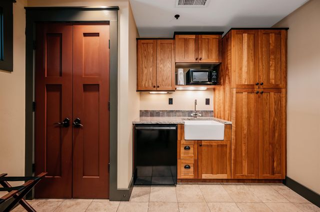 2035 N US-31 N, East Bay Twp, MI 49686