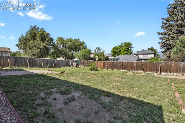 2502 W Anjelina Circle, Colorado Springs, CO 80916