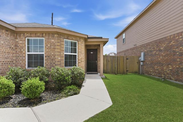 10802 Spring Brook Pass Drive, Humble, TX 77396