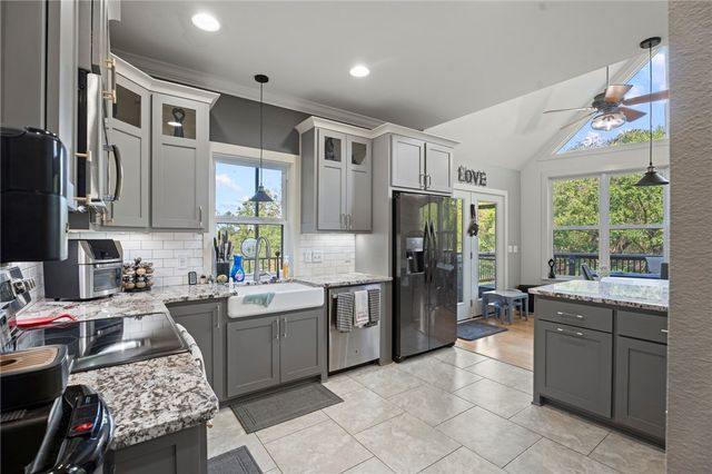 878 James Place, West Fork, AR 72774