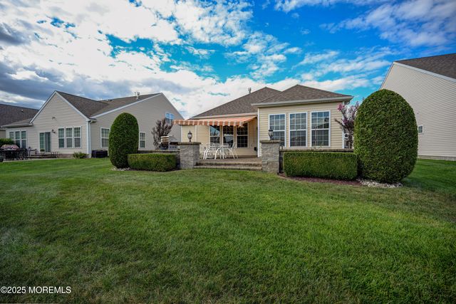 3 W Rossini Court, Farmingdale, NJ 07727