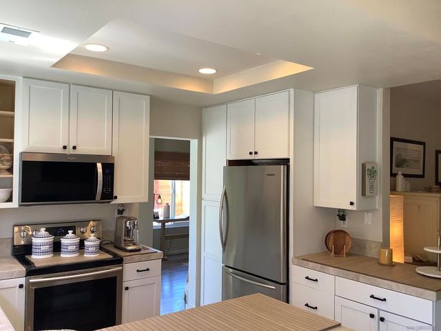 2422 Summerhill, Encinitas, CA 92024