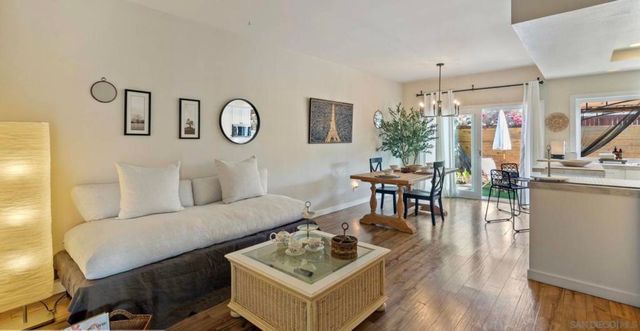 2422 Summerhill, Encinitas, CA 92024