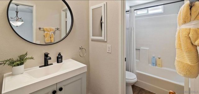 2422 Summerhill, Encinitas, CA 92024