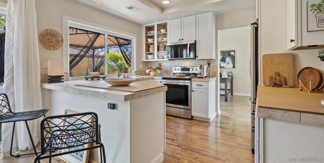 2422 Summerhill, Encinitas, CA 92024