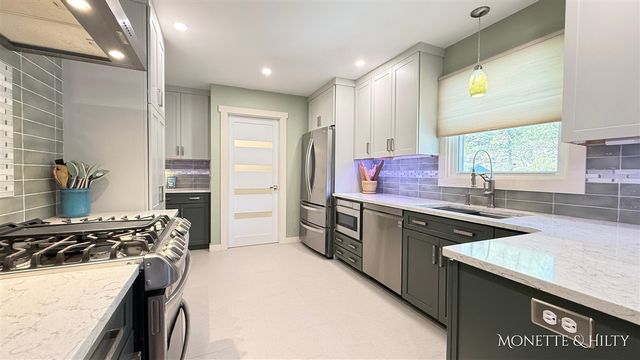 1847 Ritter Hills Drive, Norton Shores, MI 49441