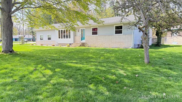 1847 Ritter Hills Drive, Norton Shores, MI 49441