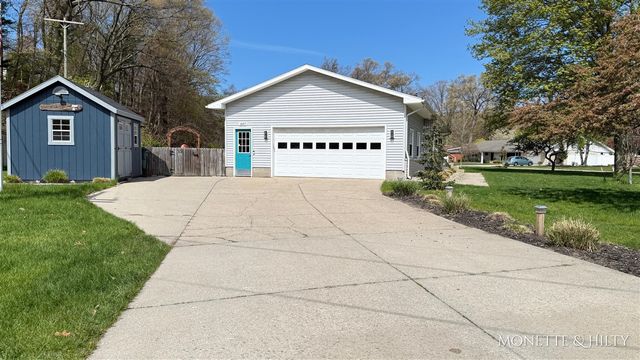 1847 Ritter Hills Drive, Norton Shores, MI 49441