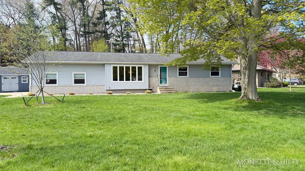 1847 Ritter Hills Drive, Norton Shores, MI 49441