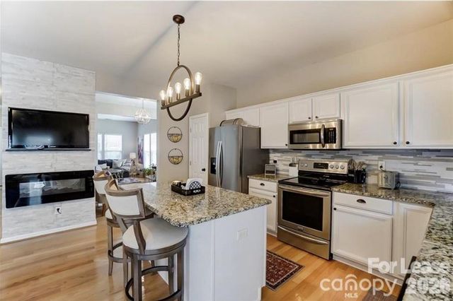 4102 Christine Lane E, Waxhaw, NC 28173